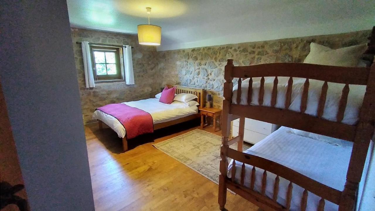 The Railway Cottage - Characterful And Comfortable Holiday Cottage Piegut-Pluviers Экстерьер фото