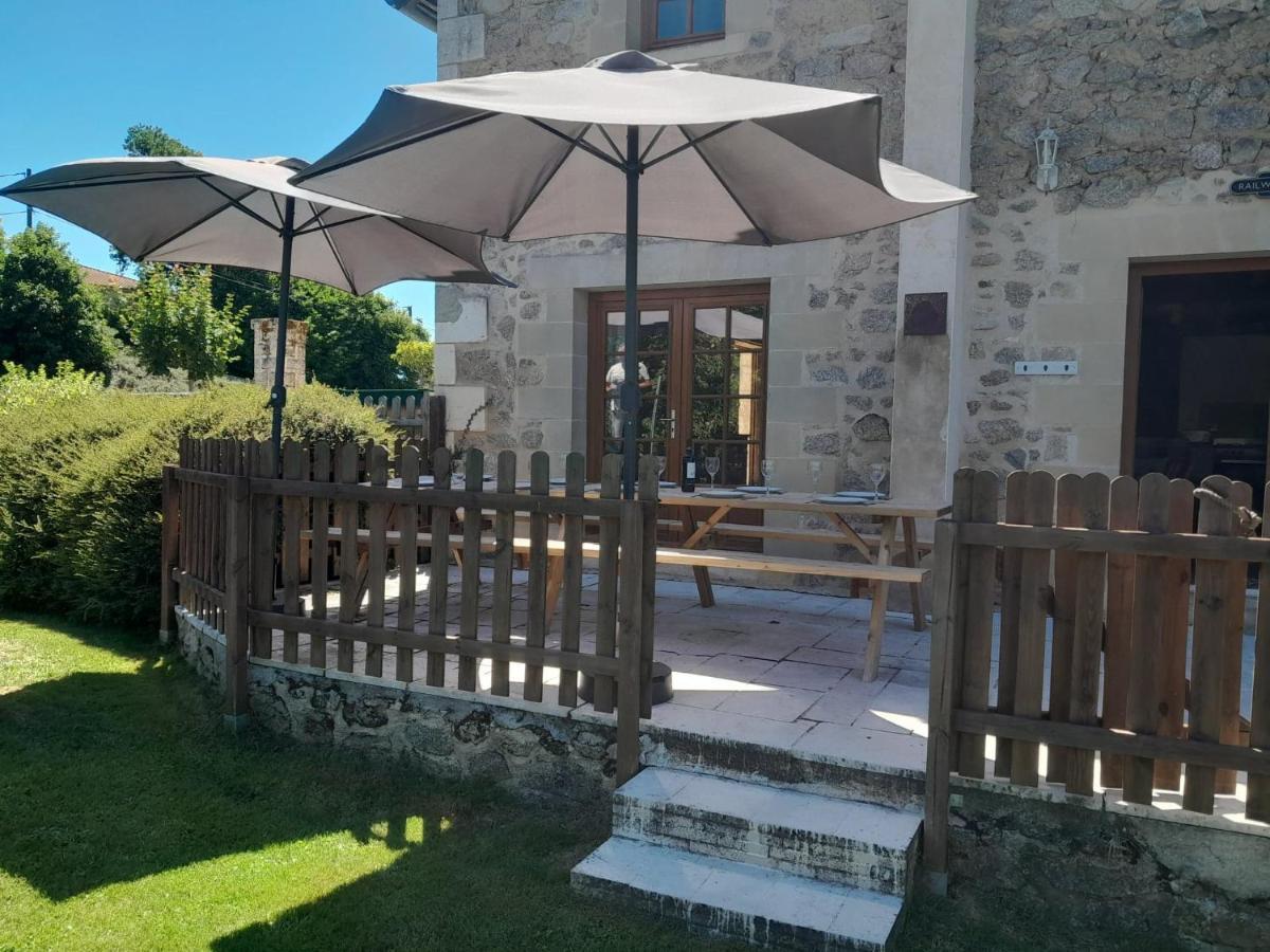 The Railway Cottage - Characterful And Comfortable Holiday Cottage Piegut-Pluviers Экстерьер фото